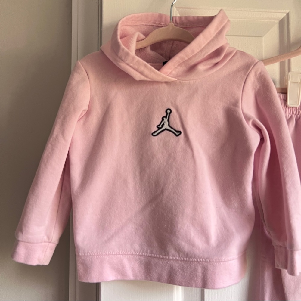 Nike Jordan Pink Girls Hoodie & Jogger Set - Picture 2 of 7